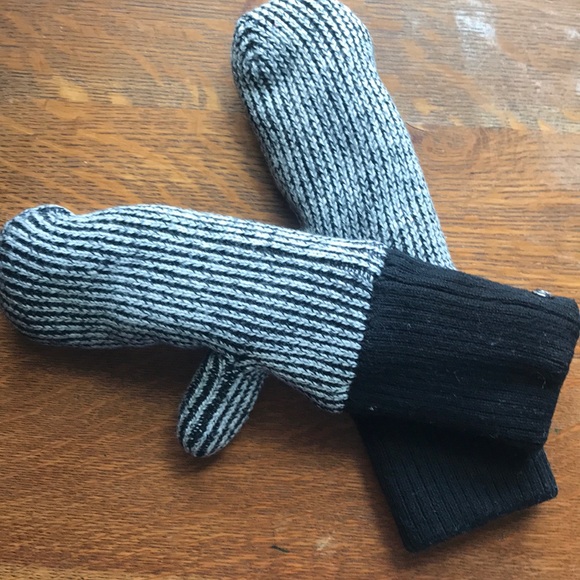 lululemon athletica Accessories - Lululemon Black and White Mittens